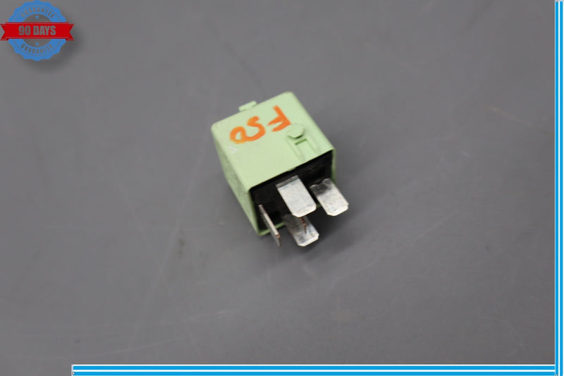 Load image into Gallery viewer, 09-15 BMW 740i 750Li Xdrive Relay Control Module Unit 8373700 Oem

