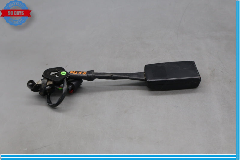 Load image into Gallery viewer, 11-17 Volkswagen Touareg Front Right Side Seat Belt Seatbelt Buckle Oem
