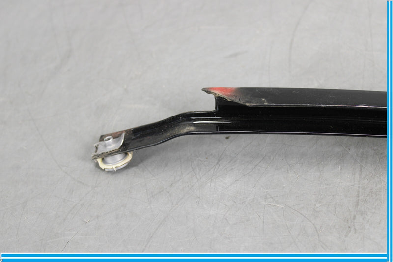 Load image into Gallery viewer, 10-16 Mercedes E350 E550 Rear Right Quarter Glass Division Bar Molding Oem

