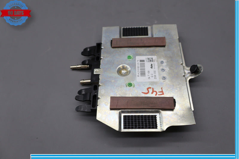 Load image into Gallery viewer, 03-09 Mercedes CLK500 W209 Rear Right Side Telephone GPS Antenna Amplifier Oem
