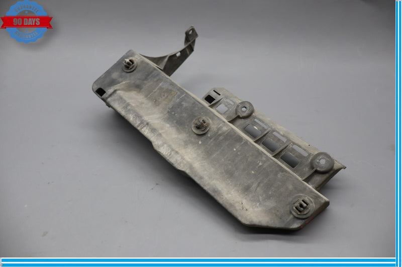Load image into Gallery viewer, 07-09 Lexus LS460 XF40 Rear Right Lower Bumper Retainer Bracket 52565-50050 Oem
