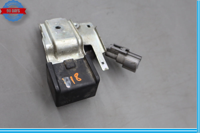 Load image into Gallery viewer, 07-17 Lexus LS460L XF40 A/C Condenser Fuse Relay Module Unit 86516-50010 OEM

