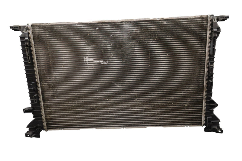 Load image into Gallery viewer, 10-17 Audi A4 A5 Q5 2.0L Front Engine Cooling Radiator Assembly 8K0121251T Oem
