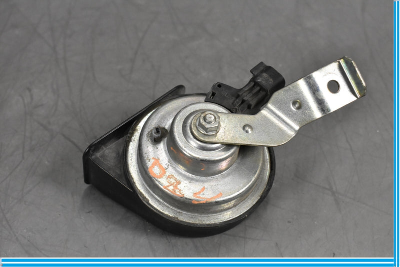 Load image into Gallery viewer, 14-20 Maserati Quattroporte Left Low Horn Tone Note Alarm Siren Signal Oem
