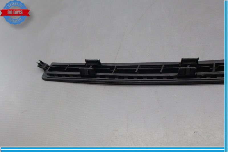 Load image into Gallery viewer, 10-15 Porsche Panamera 970 Right Dash Defrost Vent Grille Grille Trim Panel Oem
