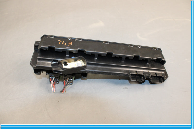 Load image into Gallery viewer, 04-05 BMW 645Ci Front Power Distribution Power Relay Box Oem
