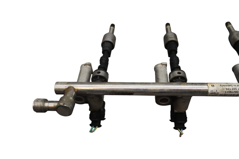 Load image into Gallery viewer, 10-14 Land Rover Range Rover Sport Right Side Fuel Injection Rail Line Oem
