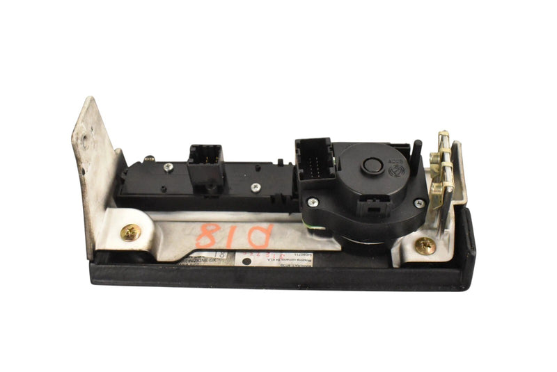 Load image into Gallery viewer, 04-08 Maserati Quattroporte Trunk Headlight Fuel Door Control Switch 94079092
