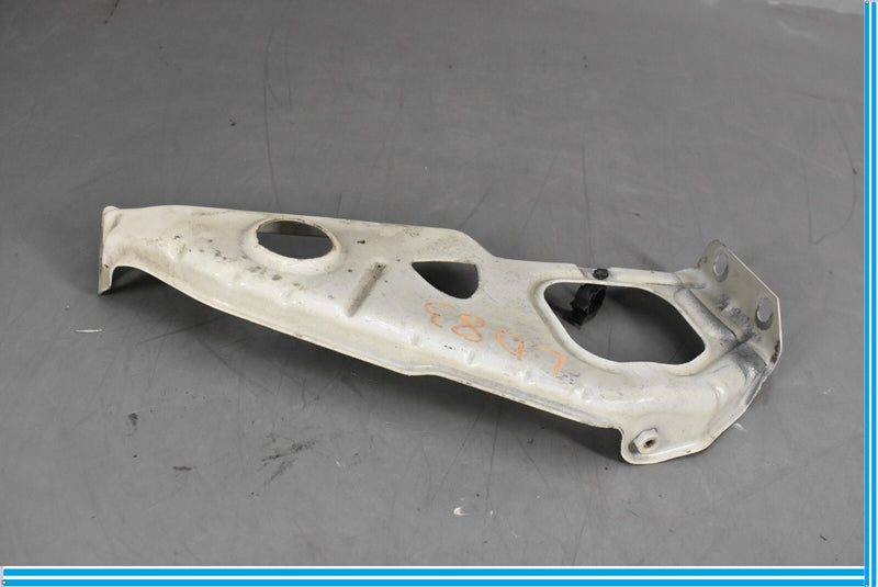 Load image into Gallery viewer, 03-12 Maserati Quattroporte Left Driver Side Fender Bracket Assembly Oem
