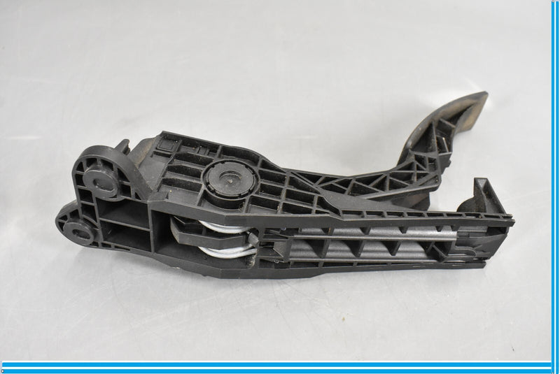 Load image into Gallery viewer, 07-12 Mercedes GL450 GL550 X164 Gas Throttle Pedal Accelerator Oem
