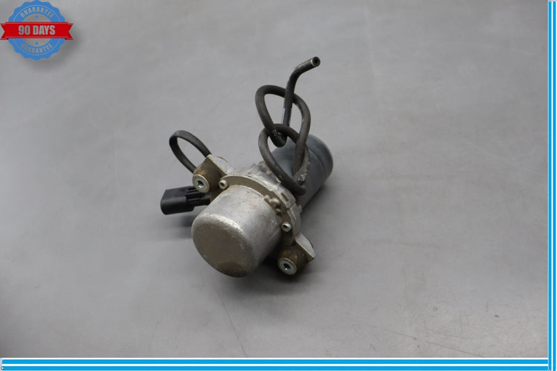 Load image into Gallery viewer, 14-21 BMW i3 I01 Hybrid Brake Booster Vacuum Pump 34336857405 Oem
