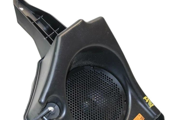 Load image into Gallery viewer, 06-11 Mercedes W164 ML350 ML500 Rear Harman Kardon Sub Woofer Subwoofer OEM
