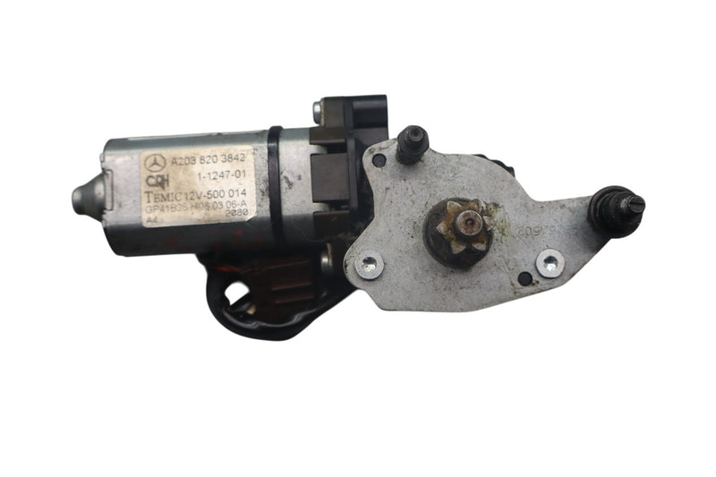 Load image into Gallery viewer, 01-09 Mercedes W209 CLK500 Front Right Side Seat Adjustment Control Motor Oem
