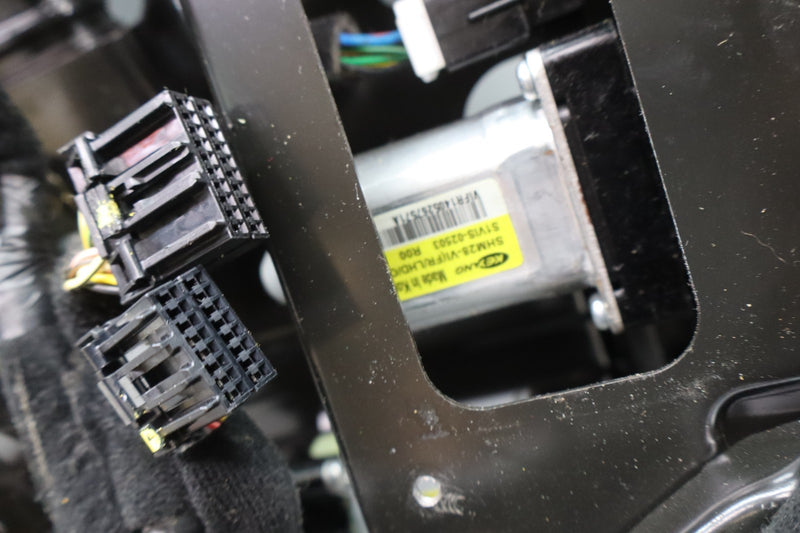 Load image into Gallery viewer, 11-15 Hyundai Equus Front Left Driver Side Seat Lower Frame Track Rail Motor Oem
