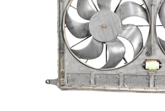 04-10 Maserati Quattroporte M139 Engine Cooling Radiator Dual Fan Shroud Oem