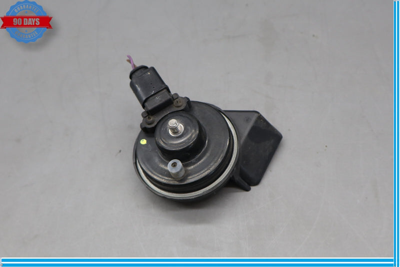 Load image into Gallery viewer, 11-17 Volkswagen VW Touareg Anti Theft Alarm Horn Siren Hight Note Tune Oem
