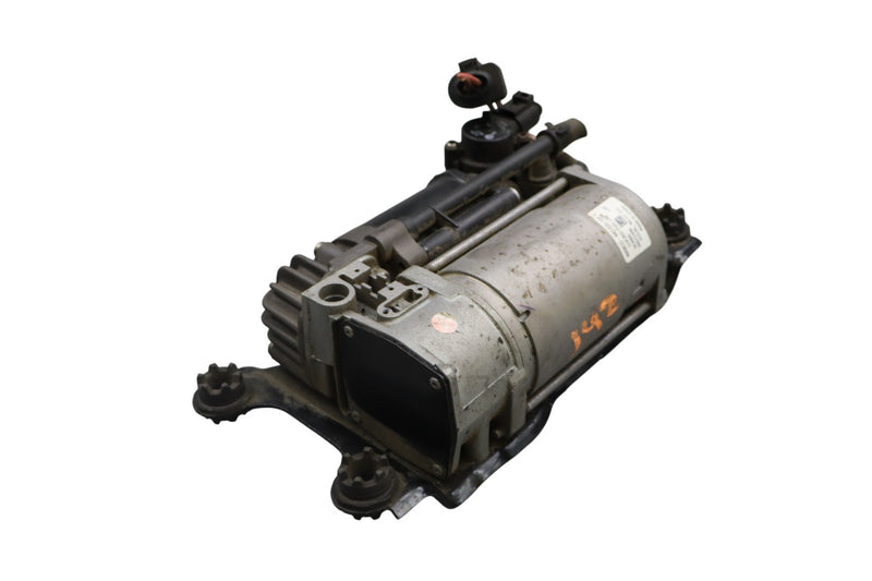 Load image into Gallery viewer, 11-18 Audi A8 A8L Quattro Air Suspension Compressor Pump W/ Bracket Oem
