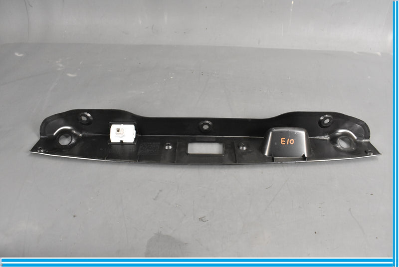 Load image into Gallery viewer, 08-14 Mercedes W204 C250 C350 Rear Trunk Tailgate Lid Tailgate Handle Trim Oem
