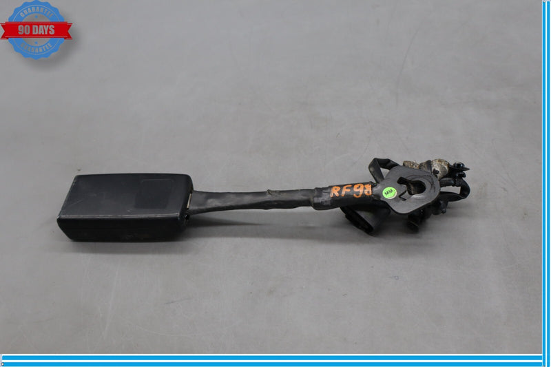 Load image into Gallery viewer, 11-17 Volkswagen Touareg Front Right Side Seat Belt Seatbelt Buckle Oem
