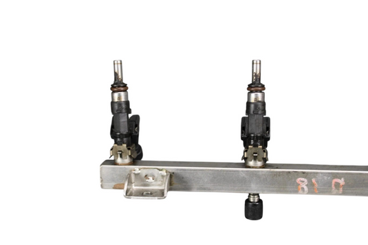 03-19 Maserati Quattroporte Right Side Fuel Injection Rail Line W/ Injectors Oem