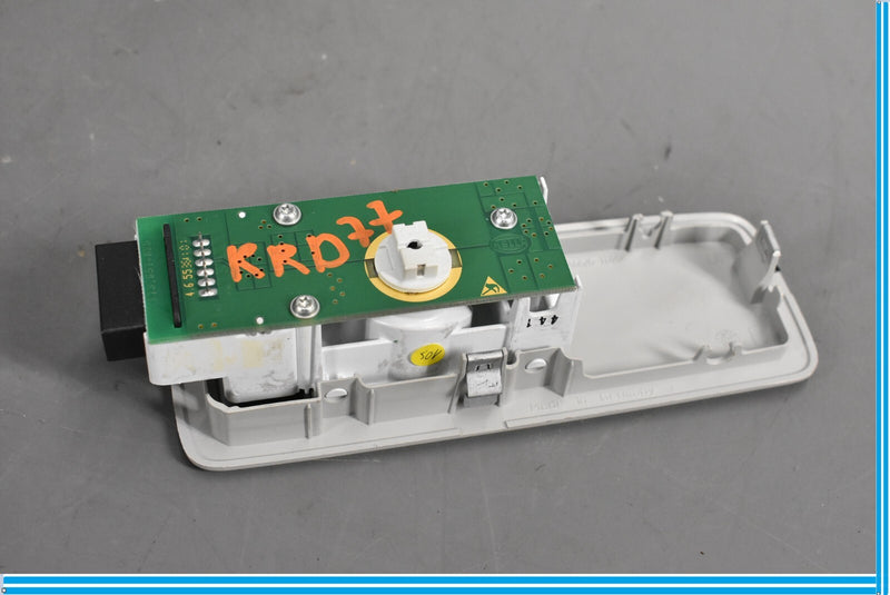 Load image into Gallery viewer, 11-14 Volkswagen VW Touareg Rear Right Passenger Side Interior Dome Light Oem
