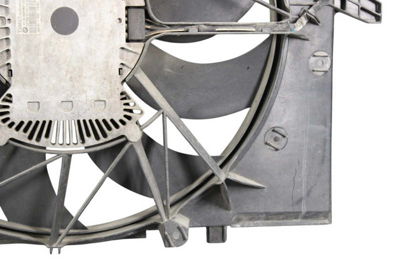 Load image into Gallery viewer, 04-05 BMW 645Ci E64 Engine Motor Radiator Condenser Cooling Fan Assembly Oem

