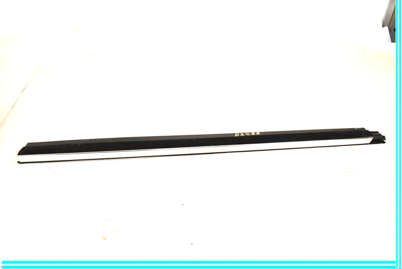 Load image into Gallery viewer, 09-15 BMW F01 F02 750i 750Li Rear Right Inner Window Channel Cover 7206450 Oem
