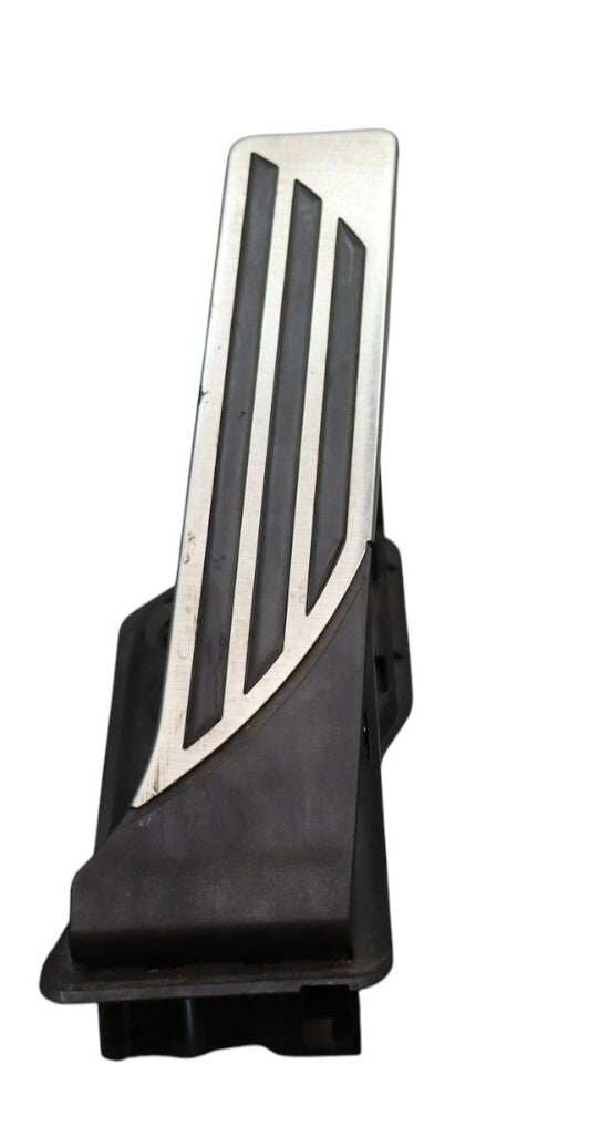 Load image into Gallery viewer, 17-23 Alfa Romeo Giulia Gas Accelerator Throttle Foot Pedal 20330479 Oem
