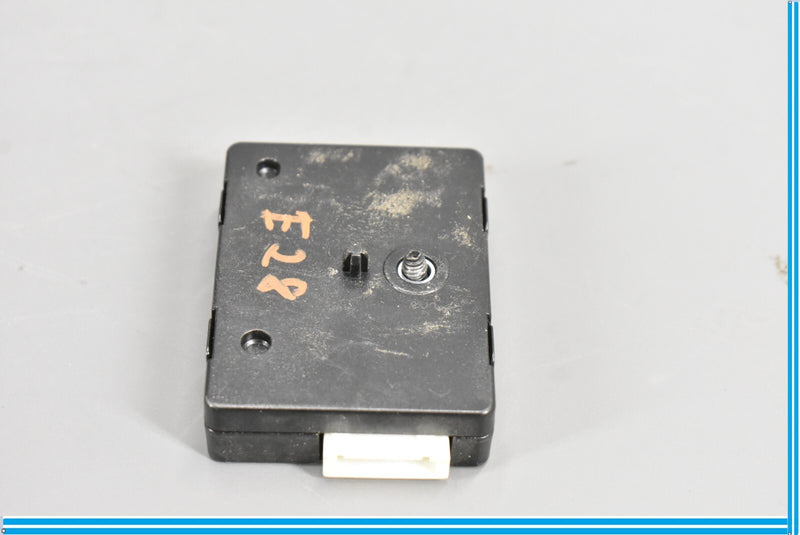 Load image into Gallery viewer, 12-15 BMW E84 X1 Left Antenna Radio Suppression Filter Module Oem

