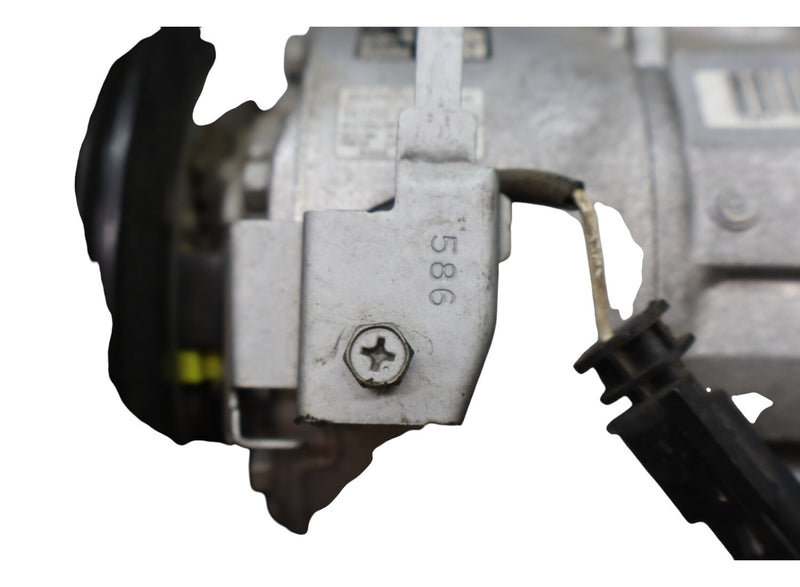 Load image into Gallery viewer, 17-19 Alfa Romeo Giulia 2.0L A/c Ac Air Conditioning Compressor &amp; Clutch Oem
