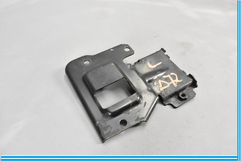 Load image into Gallery viewer, 00-06 Mercedes S500 S600 W220 Left Driver Side Radiator mount bracket Holder Oem
