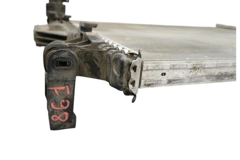 Load image into Gallery viewer, 11-17 Volkswagen VW Touareg Engine Water Cooling Radiator 95810613210 OEM
