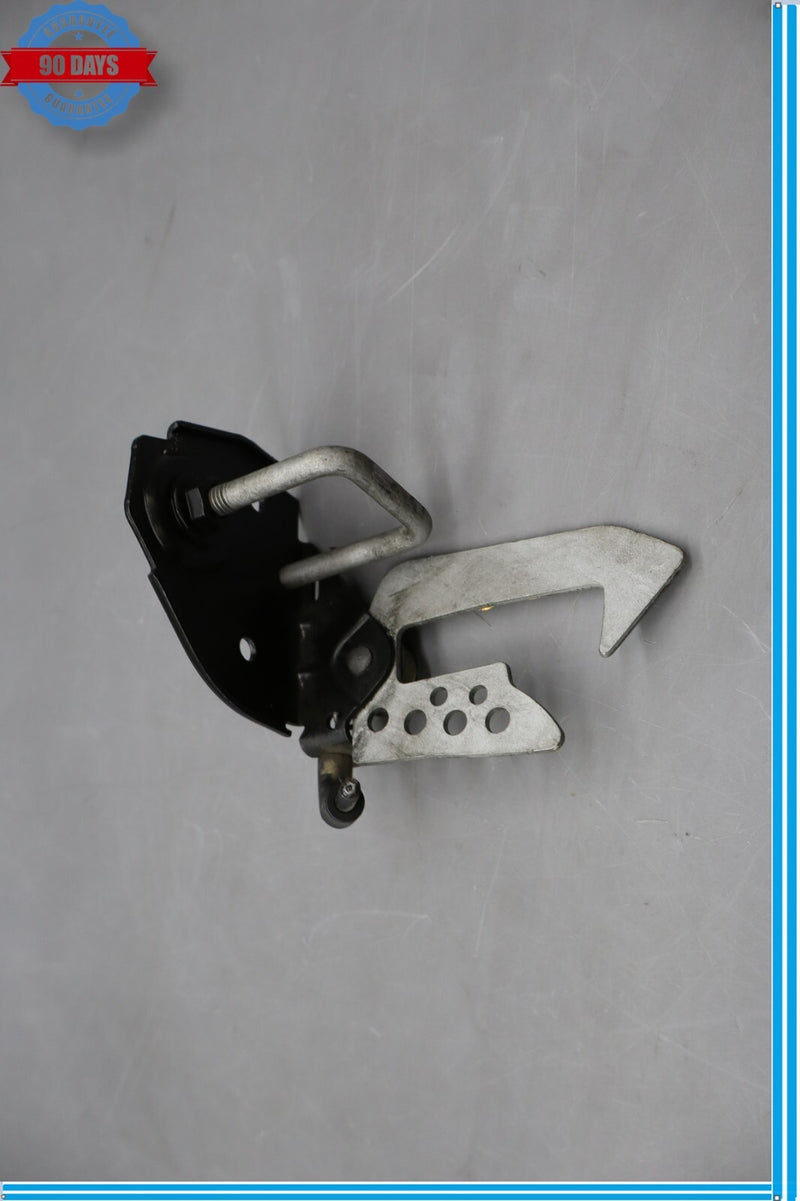 Load image into Gallery viewer, 10-15 BMW 750i 750Li Front Right Side Upper Hood Latch Lock Oem
