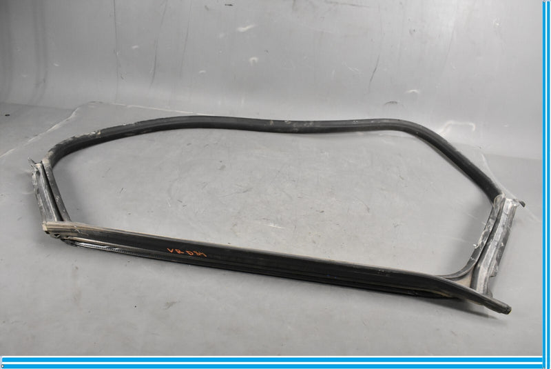 Load image into Gallery viewer, 14-21 Maserati Quattroporte Front Right Passenger Door Opening Weather Strip Oem
