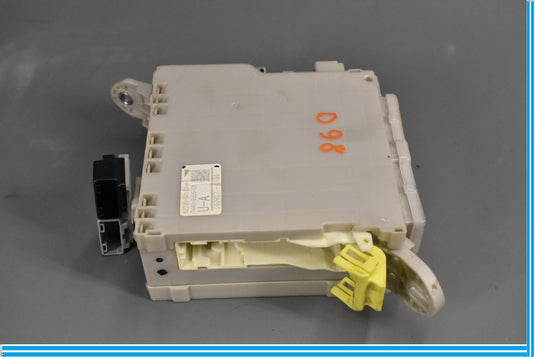 07-09 Lexus LS460 Front Left Driver Side Lower Fuse Junction Box 8273050150 Oem