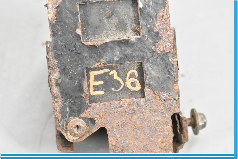 Load image into Gallery viewer, 07-13 Mercedes S550 S600 S400 W221 Air Suspension Pressure Valve Block Oem
