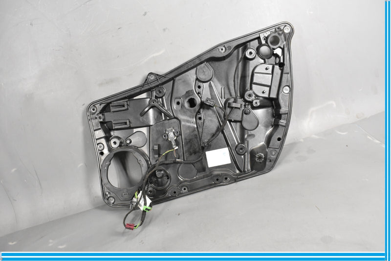 Load image into Gallery viewer, 14-19 Mercedes W117 CLA250 Front Right Passenger Door Carrier Module Oem
