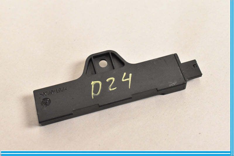 Load image into Gallery viewer, 09-19 BMW F01 F02 F07 F10 750Li 750i Keyless Entry Antenna 65209144260 Oem
