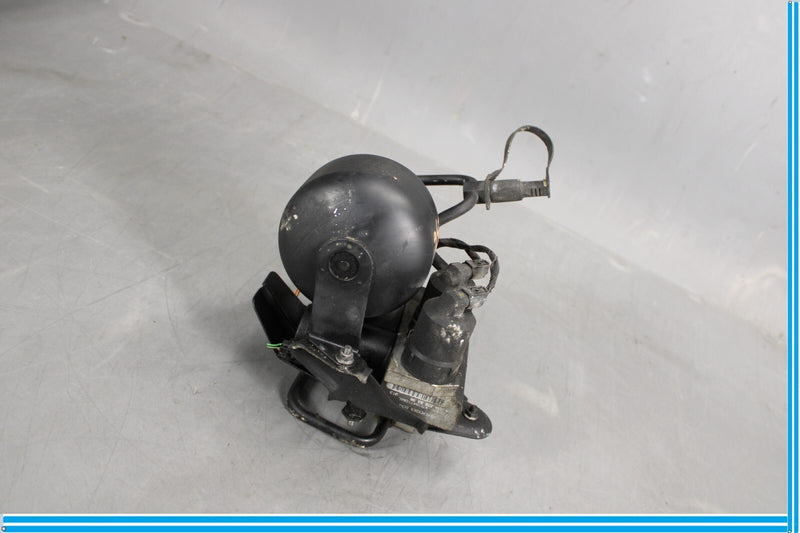 Load image into Gallery viewer, 00-06 Mercedes S500 W220 Front ABC Hydraulic Valve Block Suspension Pump Oem
