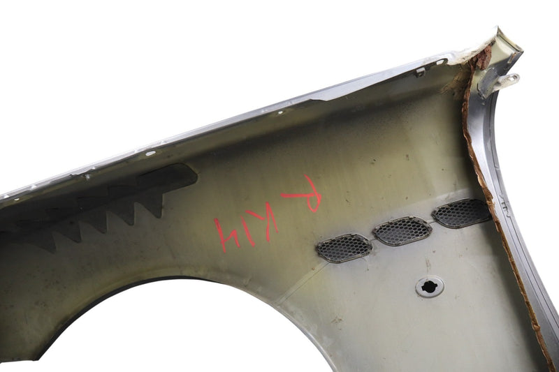 Load image into Gallery viewer, 03-13 Maserati Quattroporte M139 Right Passenger Side Fender Cover Assembly Oem

