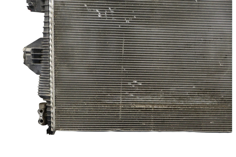 Load image into Gallery viewer, 11-17 Volkswagen VW Touareg Engine Water Cooling Radiator 95810613210 OEM
