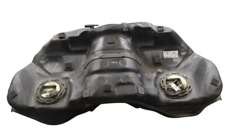 Load image into Gallery viewer, 14-17 Maserati Ghibli M157 Fuel Gas Tank Reservoir Assembly 06700032670 Oem
