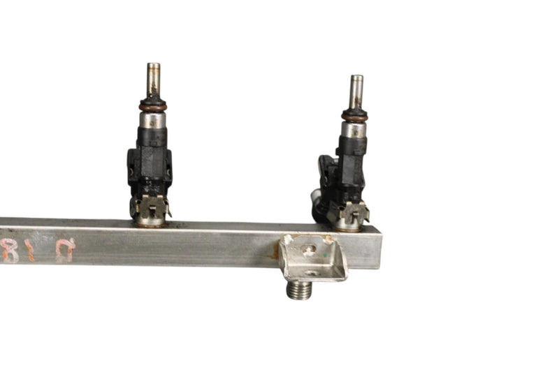 Load image into Gallery viewer, 03-19 Maserati Quattroporte Right Side Fuel Injection Rail Line W/ Injectors Oem
