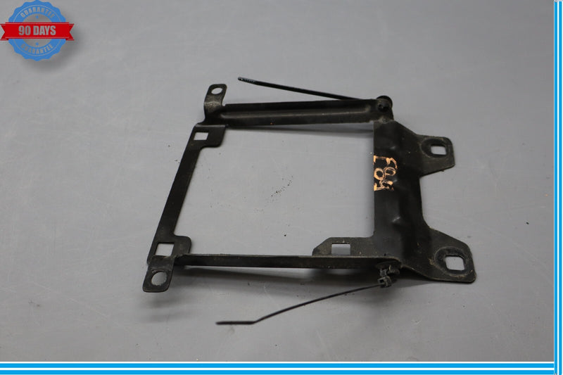 Load image into Gallery viewer, 03-08 Mercedes R230 SL55 SL500 Center Radiator Core Bracket Oem

