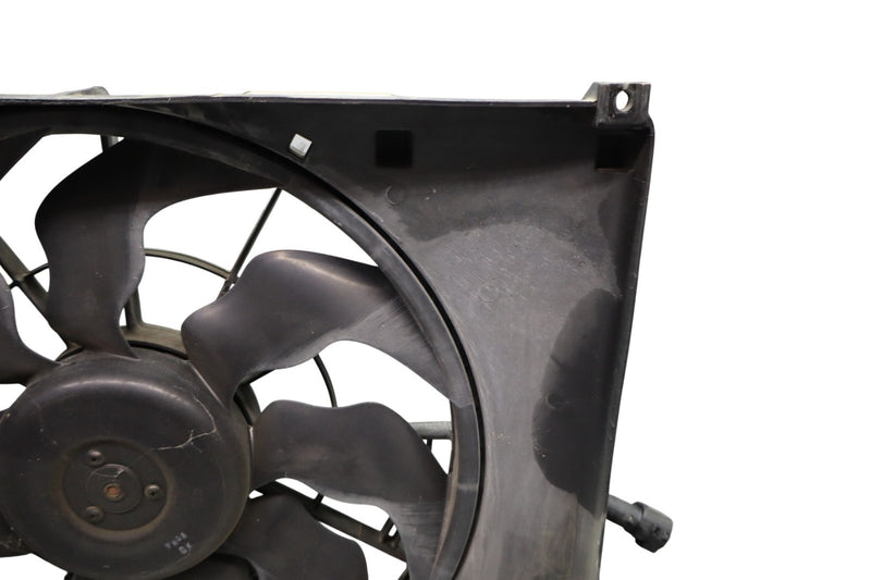 Load image into Gallery viewer, 11-16 Hyundai Equus Engine Radiator Cooling Fan Motor Assembly Oem
