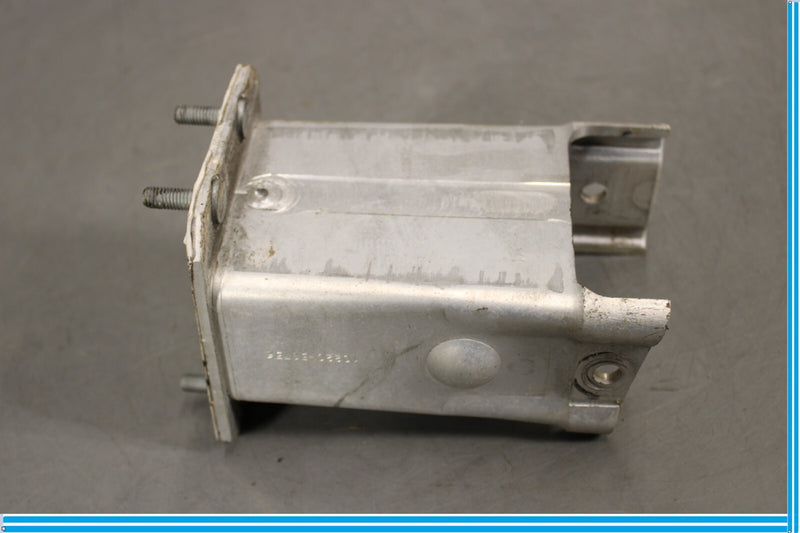 Load image into Gallery viewer, 03-08 Mercedes R230 SL500 SL550 Front Right Bumper Reinforcement Bracket Oem
