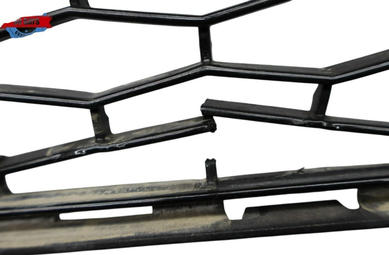 Load image into Gallery viewer, 14-17 Maserati Quattroporte Front Lower Bumper Center Grille Molding Oem
