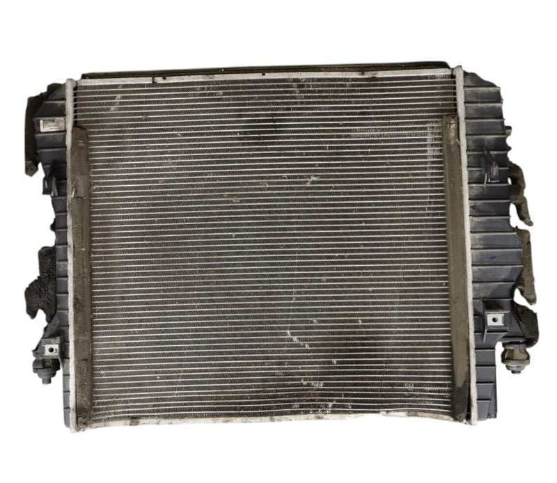 Load image into Gallery viewer, 07-09 Jaguar XK XKR X150 4.2 Engine Cooling Radiator Assembly 6W838005AD Oem
