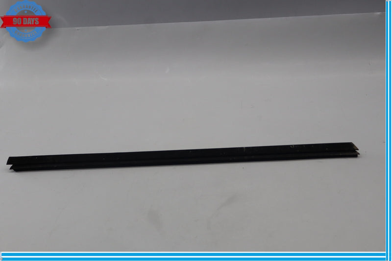 Load image into Gallery viewer, 08-14 Mercedes W204 C350 Front Right Side Door Window Glass Rubber Seal Oem

