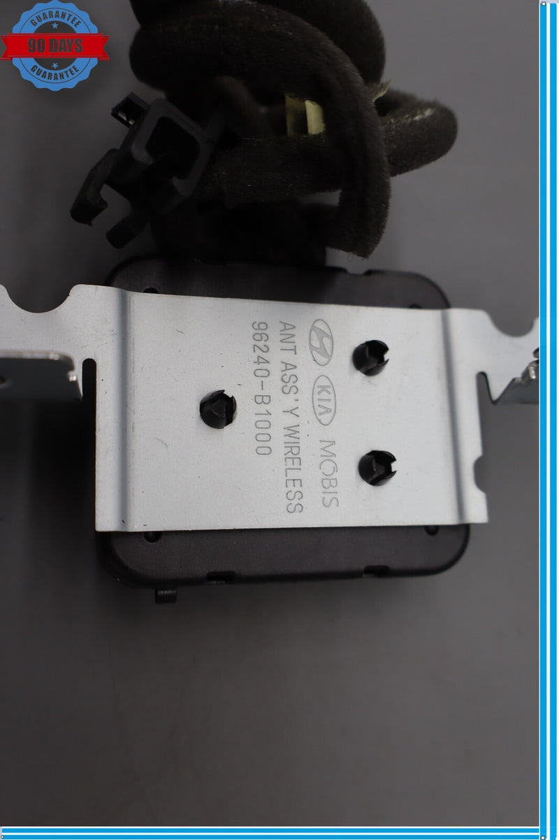 Load image into Gallery viewer, 15-20 Hyundai Genesis Center Dash Navigation GPS Antenna Receiver Module Oem
